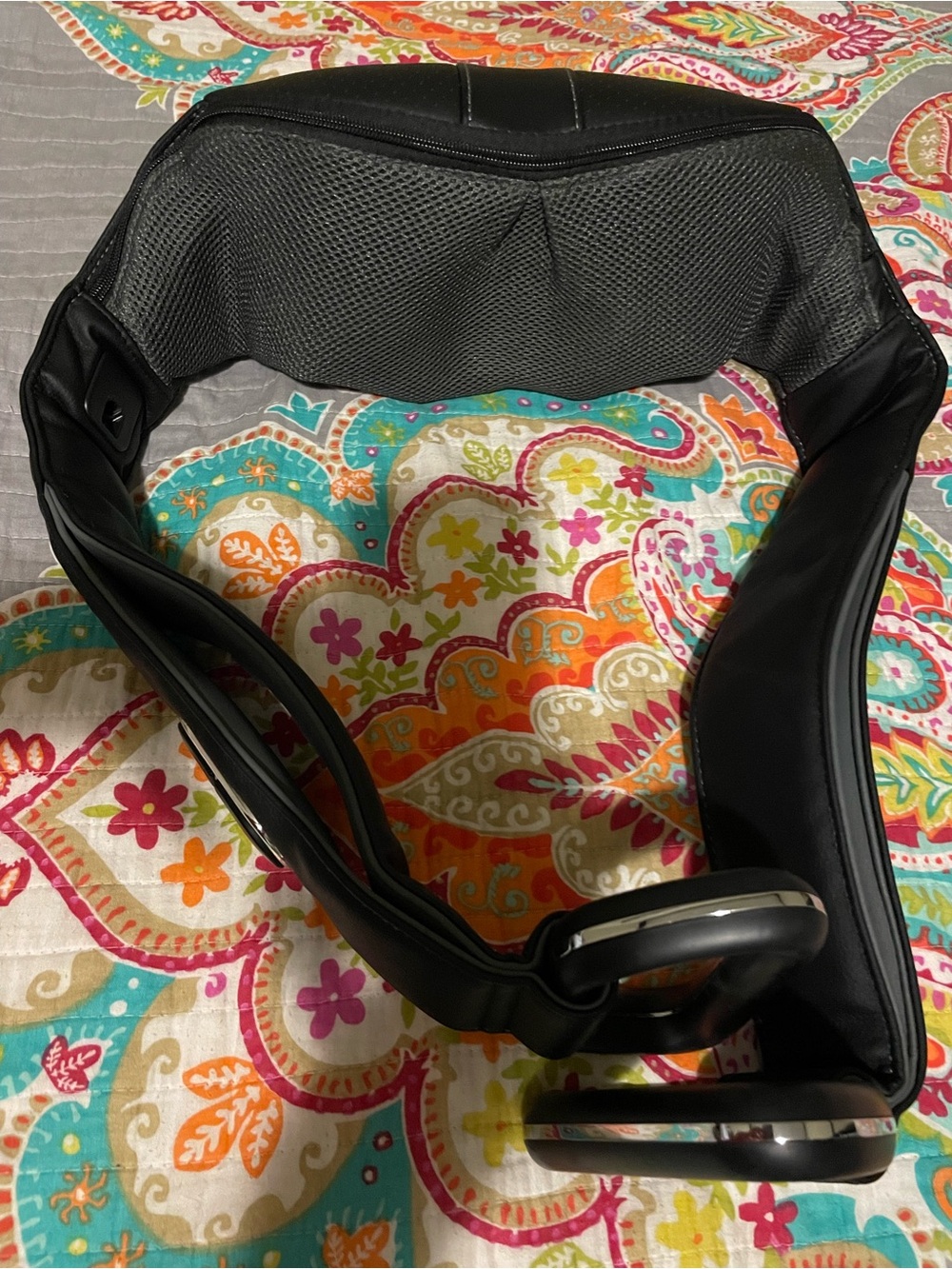Brookstone Shiatsu Heated Shoulder and Neck Massager with Mesh Comfort Panel